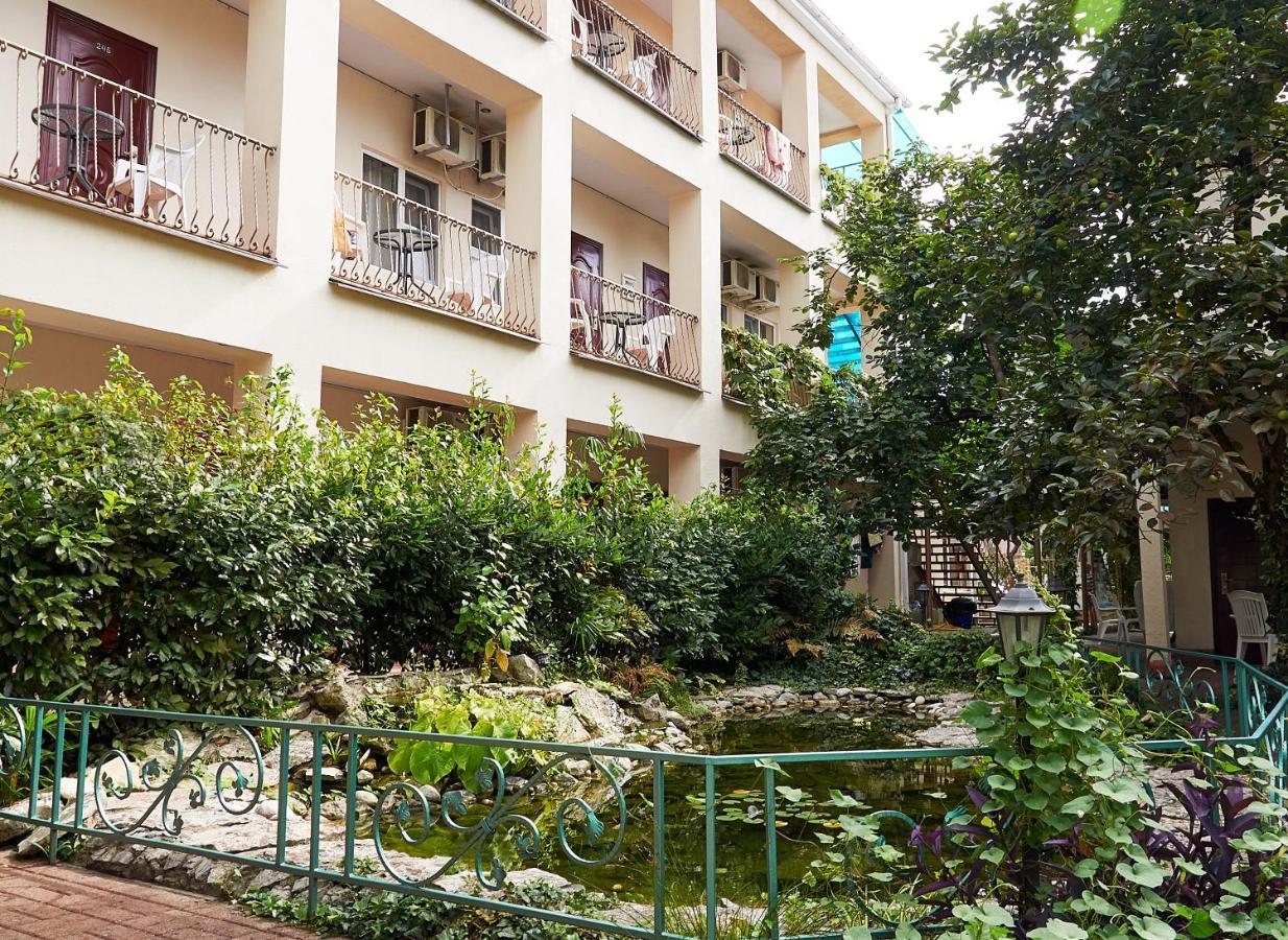 Hotel Marco Club Gagra Exterior foto